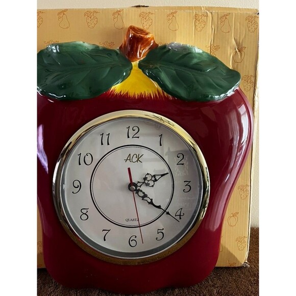 Vintage ACK  Apple Themed Hand Crafted In China  Quartz Clock (Battery) - Picture 3 of 6